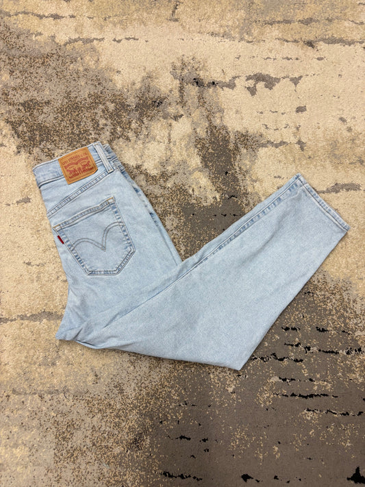 Levi's Jeasny LEVI’S, damskie w bardzo dobrym stanie rozmiar S, widok z przodu