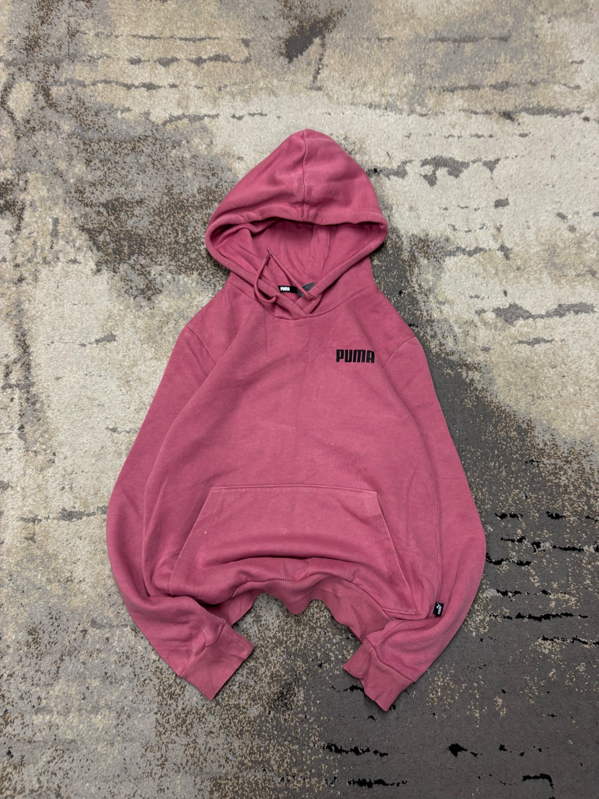 Bluza Puma hoodie, damskie w bardzo dobrym stanie rozmiar M, widok z przodu